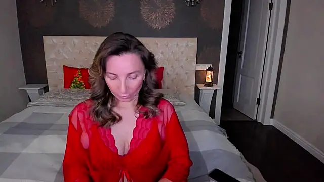 Snapshot of AllisonWilliams chatting on December 24, 6:28 pm AllisonWilliams online show from December 24, 6:28 pm