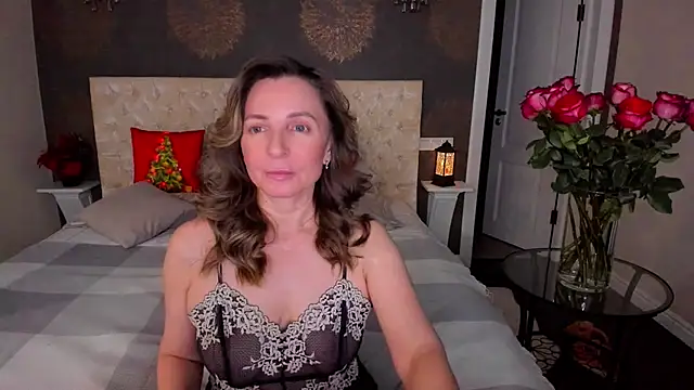 Snapshot of AllisonWilliams chatting on December 26, 6:54 pm AllisonWilliams online show from December 26, 6:54 pm