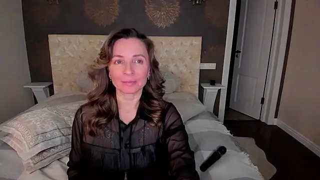 Snapshot of AllisonWilliams chatting on January 25, 8:42 pm AllisonWilliams online show from January 25, 8:42 pm