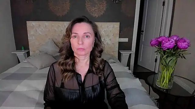 Snapshot of AllisonWilliams chatting on February 2, 5:48 pm AllisonWilliams online show from February 2, 5:48 pm