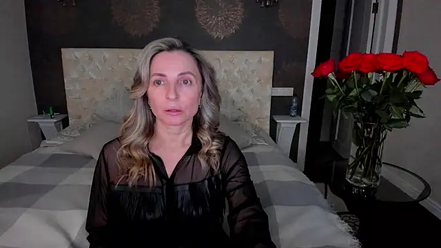 Snapshot of AllisonWilliams chatting on February 16, 5:26 pm AllisonWilliams online show from February 16, 5:26 pm