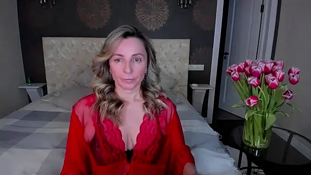 Snapshot of AllisonWilliams chatting on March 10, 6:12 pm AllisonWilliams online show from March 10, 6:12 pm