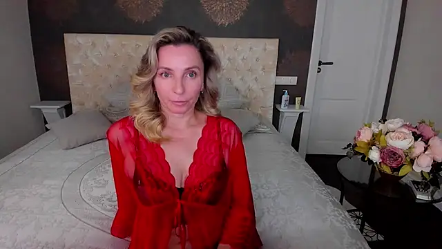 Snapshot of AllisonWilliams chatting on September 9, 4:39 pm AllisonWilliams online show from September 9, 4:39 pm