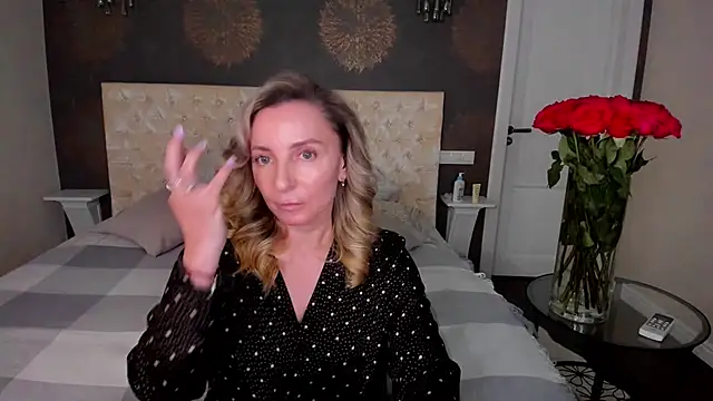 Snapshot of AllisonWilliams chatting on September 17, 4:30 pm AllisonWilliams online show from September 17, 4:30 pm