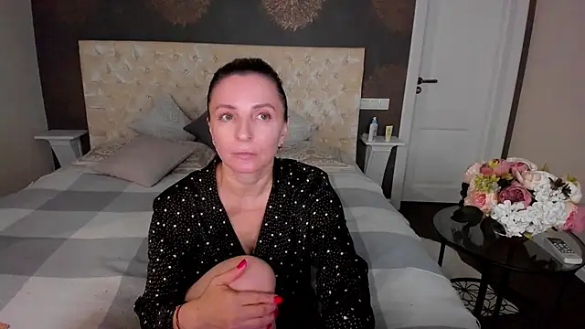 Snapshot of AllisonWilliams chatting on September 23, 6:00 pm AllisonWilliams online show from September 23, 6:00 pm