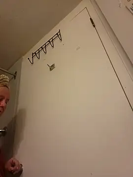 Yourfantasy1379 online show from October 4, 1:58 am