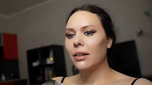 Snapshot of MollyCheiz chatting on December 12, 6:47 am MollyCheiz online show from December 12, 6:47 am