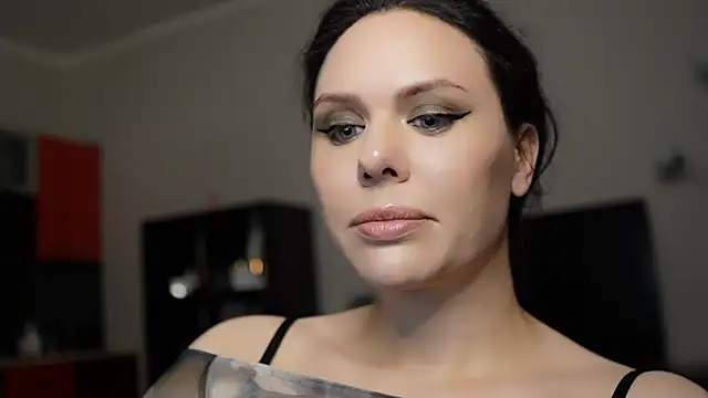 Snapshot of MollyCheiz chatting on December 18, 10:02 pm MollyCheiz online show from December 18, 10:02 pm