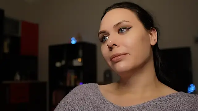 Snapshot of MollyCheiz chatting on December 27, 1:53 am MollyCheiz online show from December 27, 1:53 am