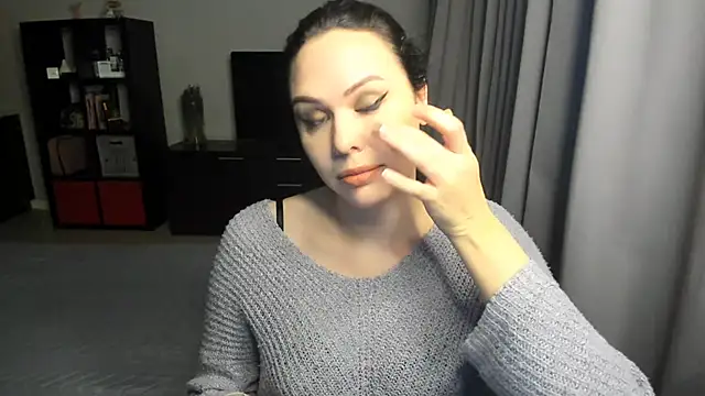 Snapshot of MollyCheiz chatting on January 11, 1:22 pm MollyCheiz online show from January 11, 1:22 pm