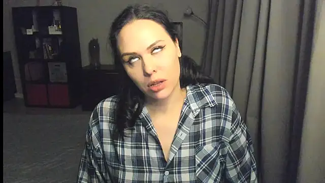 Snapshot of MollyCheiz chatting on January 17, 8:22 pm MollyCheiz online show from January 17, 8:22 pm