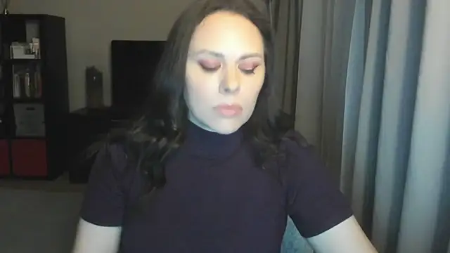 Snapshot of MollyCheiz chatting on April 11, 6:01 pm MollyCheiz online show from April 11, 6:01 pm