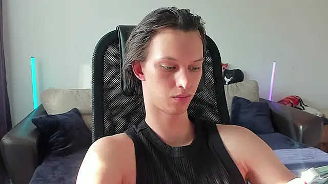 Snapshot of Ostin_meow chatting on June 28, 12:33 pm Ostin meow online show from June 28, 12:33 pm