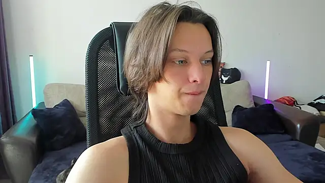 Snapshot of Ostin_meow chatting on July 2, 9:37 am Ostin meow online show from July 2, 9:37 am
