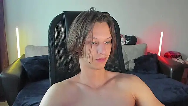 Snapshot of Ostin_meow chatting on July 22, 8:17 am Ostin meow online show from July 22, 8:17 am