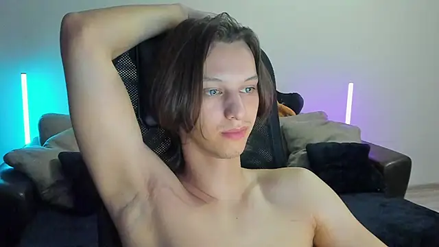 Snapshot of Ostin_meow chatting on July 24, 6:28 pm Ostin meow online show from July 24, 6:28 pm