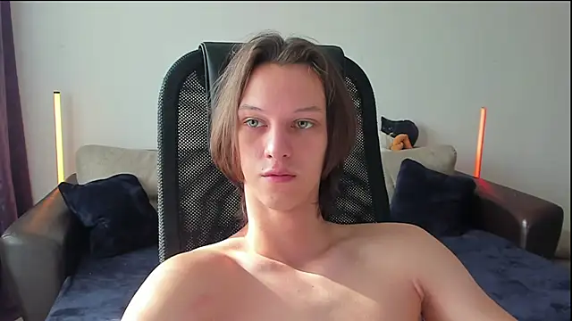 Snapshot of Ostin_meow chatting on July 28, 11:05 am Ostin meow online show from July 28, 11:05 am