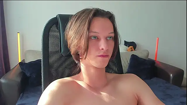 Snapshot of Ostin_meow chatting on July 28, 11:17 am Ostin meow online show from July 28, 11:17 am