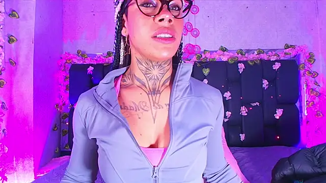 canela oss online show from September 12, 11:54 am