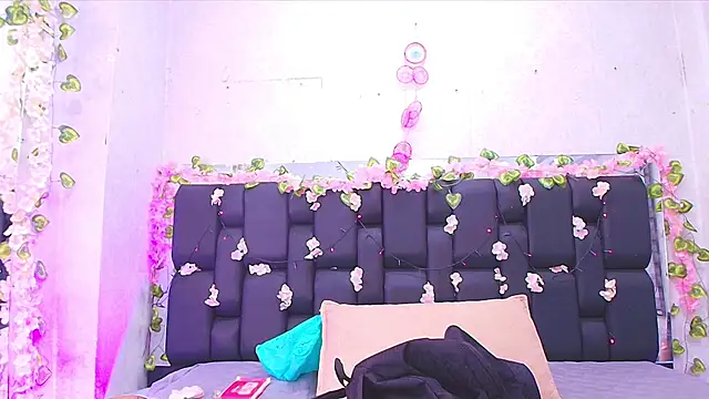 canela oss online show from September 17, 11:56 am