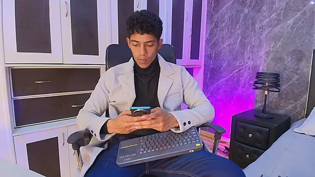 wagz online show from June 24, 8:52 pm