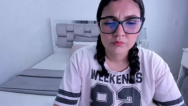 Camilaa bueno online show from June 6, 11:53 pm