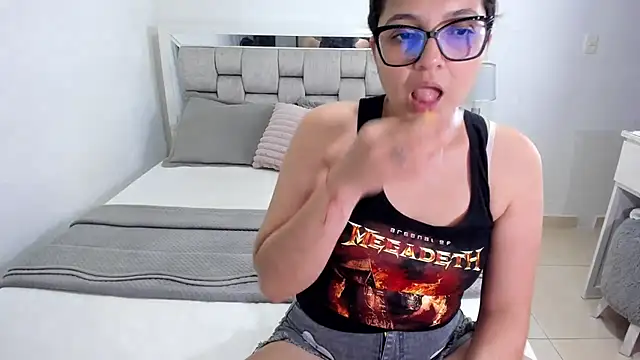 Snapshot of Camilaa_bueno chatting on July 29, 3:15 am Camilaa bueno online show from July 29, 3:15 am