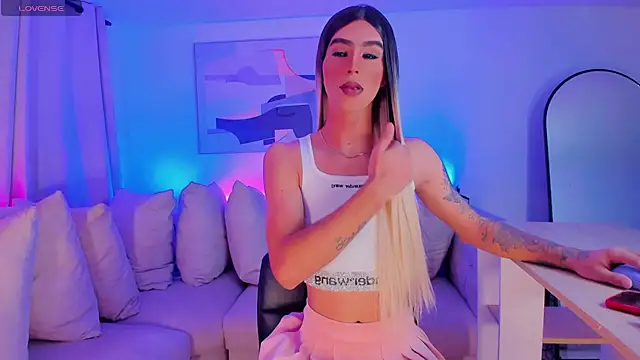 Snapshot of Ashley_Reminton chatting on January 4, 11:54 am Ashley Reminton online show from January 4, 11:54 am