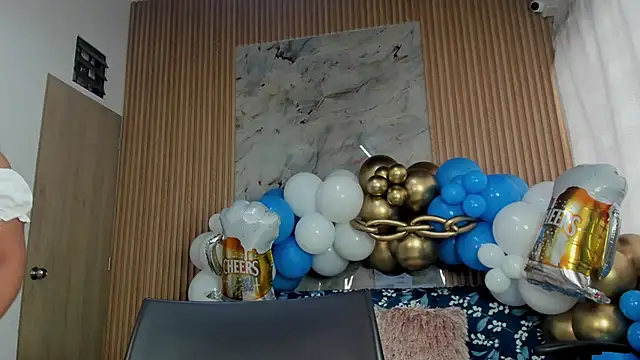 Any topless online show from October 1, 11:05 am