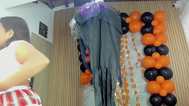 Any topless online show from October 17, 11:02 am