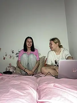 ella grays online show from April 28, 7:08 pm