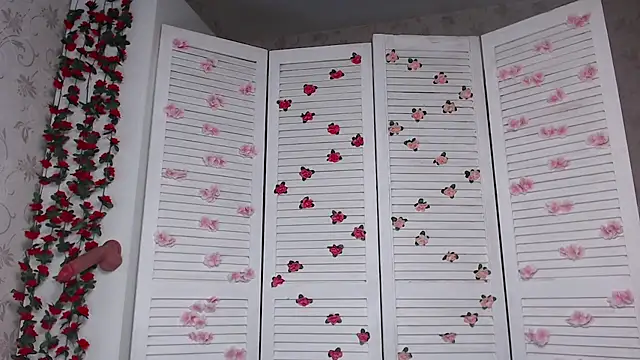 sofiaa here online show from November 25, 12:10 am