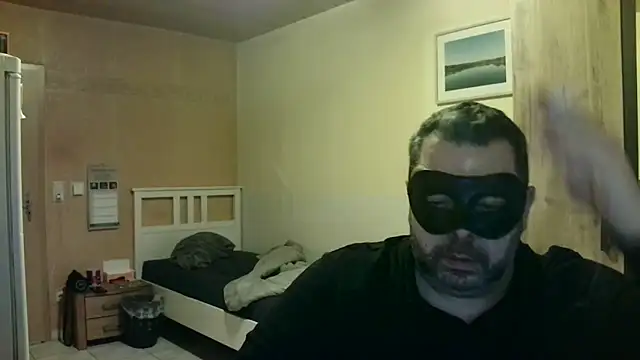 Snapshot of SADOMASKE chatting on December 2, 7:03 am SADOMASKE online show from December 2, 7:03 am