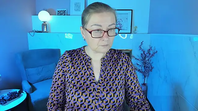 Snapshot of AlexandraKind chatting on November 3, 8:32 pm AlexandraKind online show from November 3, 8:32 pm