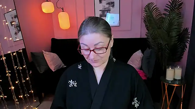 AlexandraKind online show from February 25, 8:40 pm