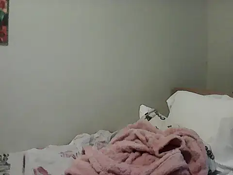 housewife shantie online show from March 14, 8:42 am