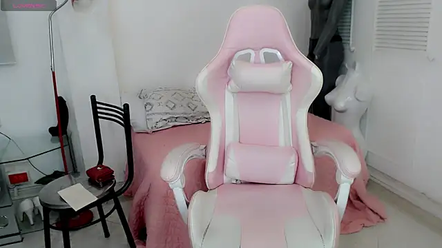 elly willis online show from January 21, 4:43 am