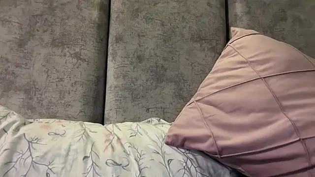 Snapshot of Gabby_cruz_ chatting on December 6, 6:15 am Gabby cruz online show from December 6, 6:15 am