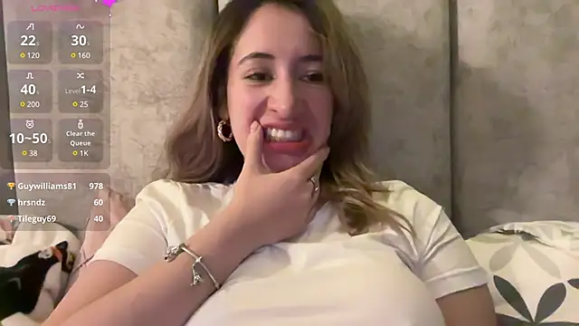 Snapshot of Gabby_cruz_ chatting on December 15, 7:13 am Gabby cruz online show from December 15, 7:13 am