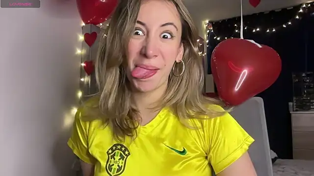 Snapshot of Gabby_cruz_ chatting on February 15, 9:05 am Gabby cruz online show from February 15, 9:05 am