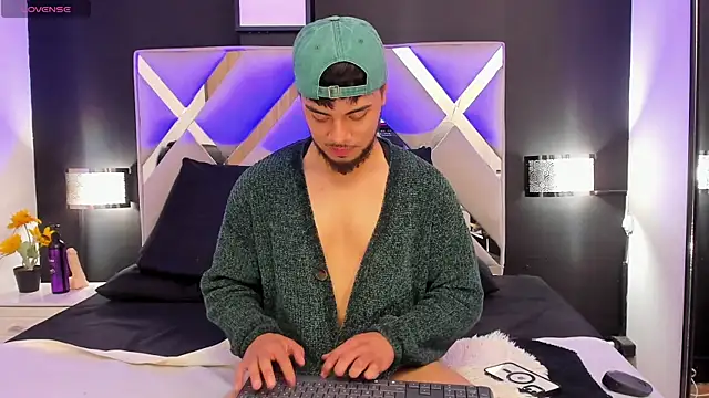 Tommidubois online show from February 25, 3:09 am