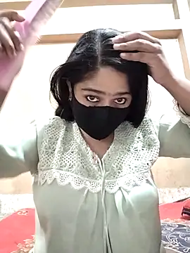 Snapshot of Magical_Girl- chatting on January 7, 4:04 am Magical Girl- online show from January 7, 4:04 am