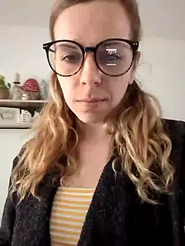 Snapshot of TerrasWildlife chatting on March 11, 9:45 am TerrasWildlife online show from March 11, 9:45 am