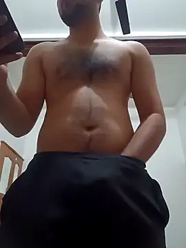 Snapshot of smartboy010101 chatting on December 14, 1:05 pm smartboy010101 online show from December 14, 1:05 pm