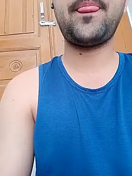 Snapshot of smartboy010101 chatting on October 10, 6:23 am smartboy010101 online show from October 10, 6:23 am