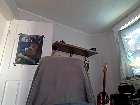 Snapshot of ChuckyyDee chatting on December 12, 2:33 pm ChuckyyDee online show from December 12, 2:33 pm