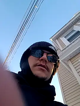 Snapshot of ChuckyyDee chatting on December 23, 1:03 pm ChuckyyDee online show from December 23, 1:03 pm