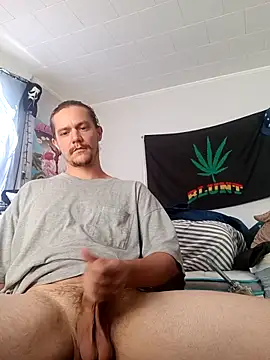 Snapshot of ChuckyyDee chatting on September 13, 8:08 pm ChuckyyDee online show from September 13, 8:08 pm