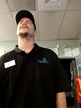 Snapshot of ChuckyyDee chatting on January 19, 6:28 am ChuckyyDee online show from January 19, 6:28 am