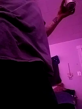 Snapshot of ChuckyyDee chatting on February 4, 1:00 am ChuckyyDee online show from February 4, 1:00 am